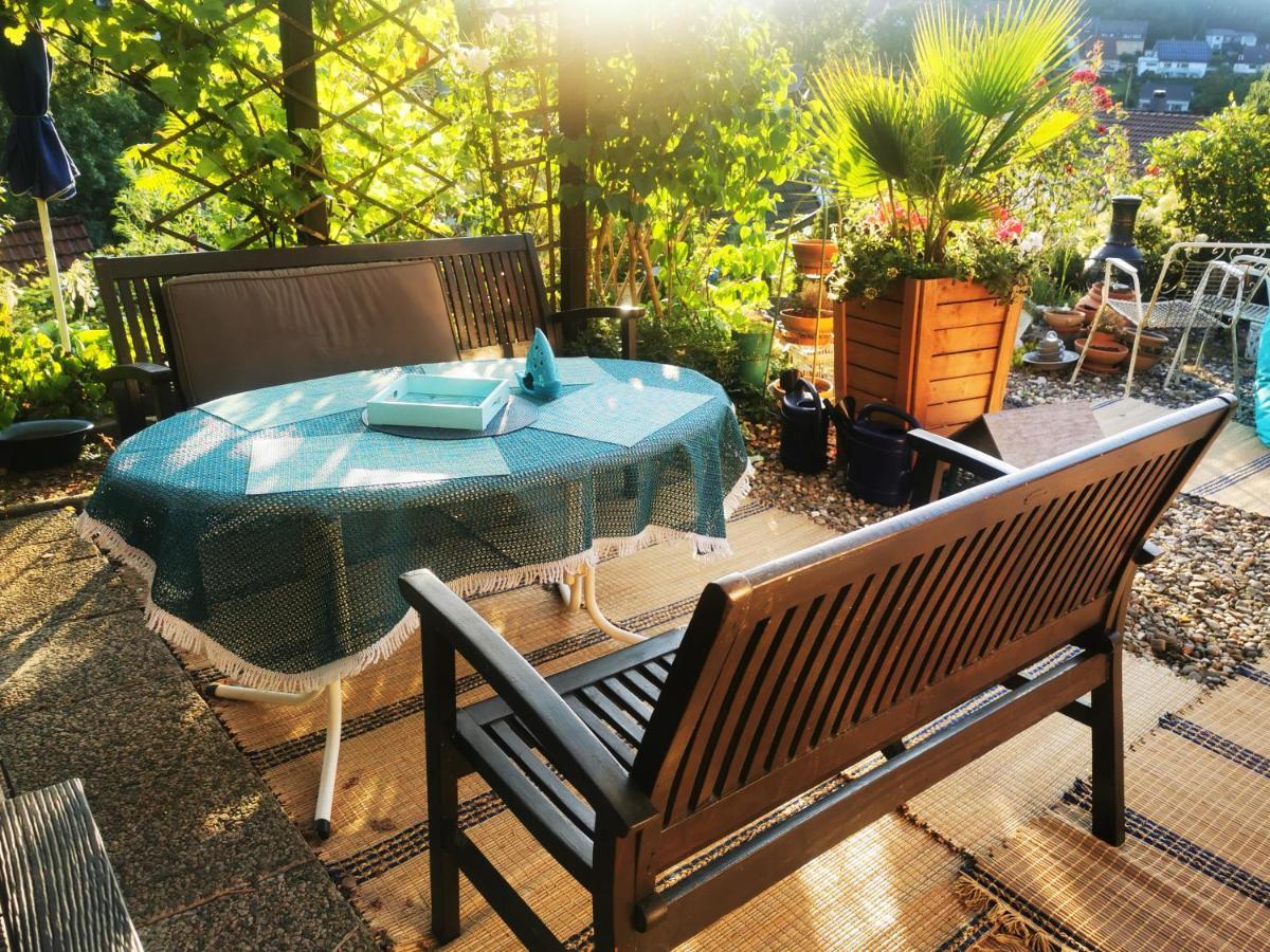 Ferienhaus Mit Riesen Garten, Drei Terrassen, Toller Aussicht Am Waldrand, Auch Als Monteur-Wohnung Hemer Dış mekan fotoğraf